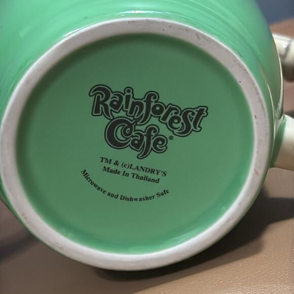 Rainforest Cafe Trading Company mugs set of 2 green with bamboo style handle - Picture 7 of 14